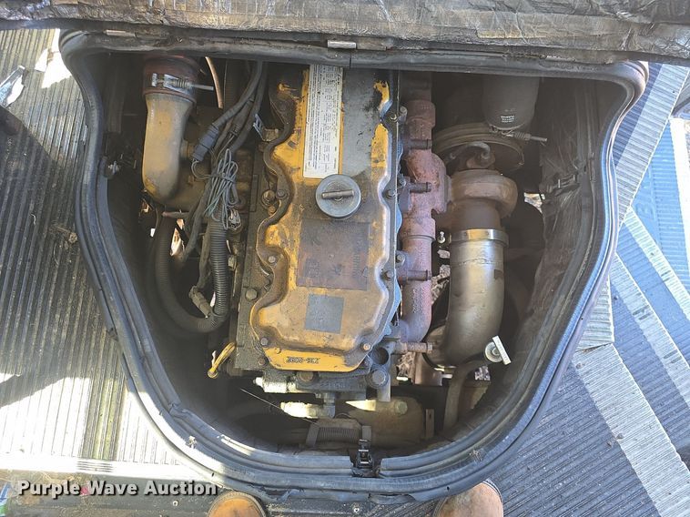 image for item DQ4571 2004 Bluebird  All American  school bus