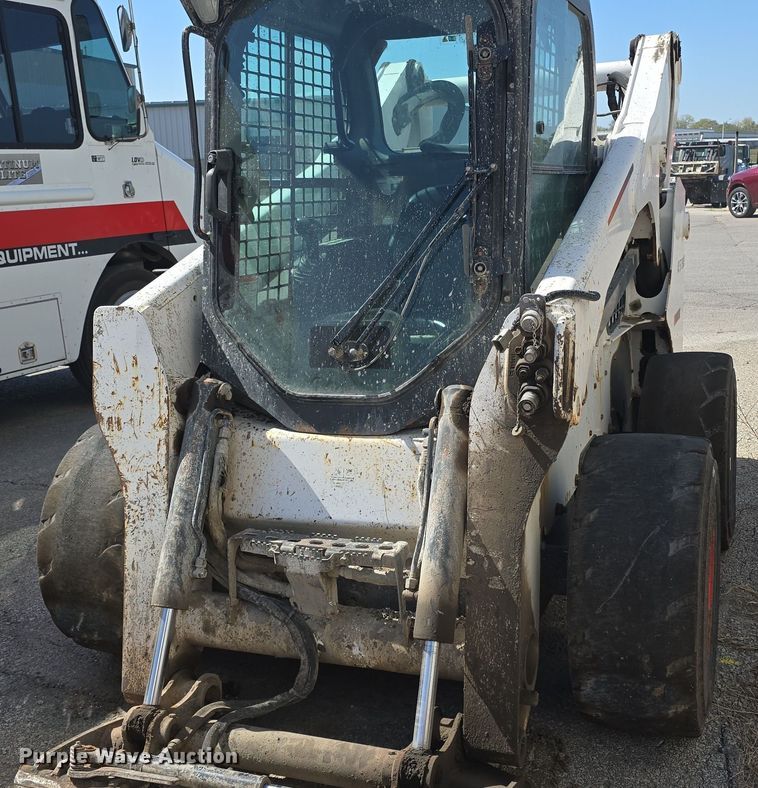 image for item DQ5172 2013 Bobcat  S750 skid steer loader