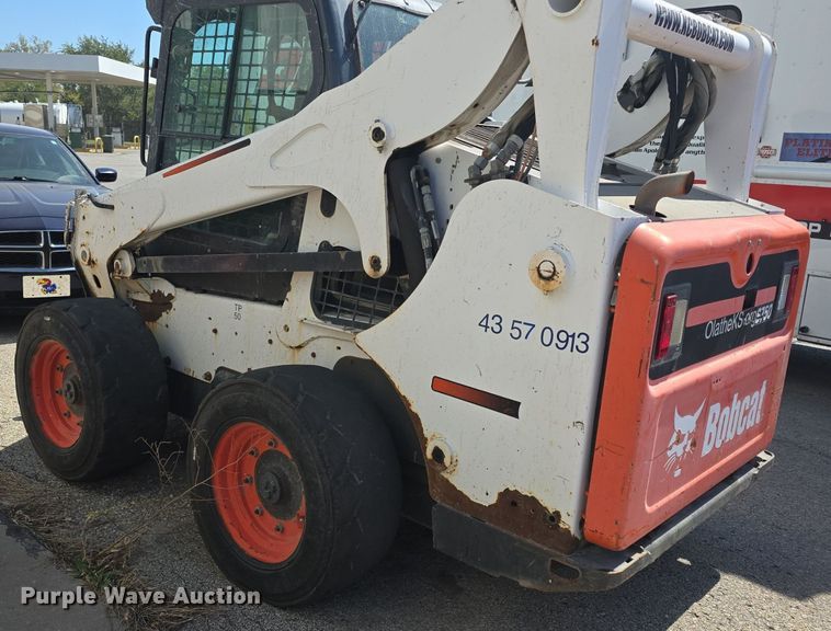 image for item DQ5172 2013 Bobcat  S750 skid steer loader