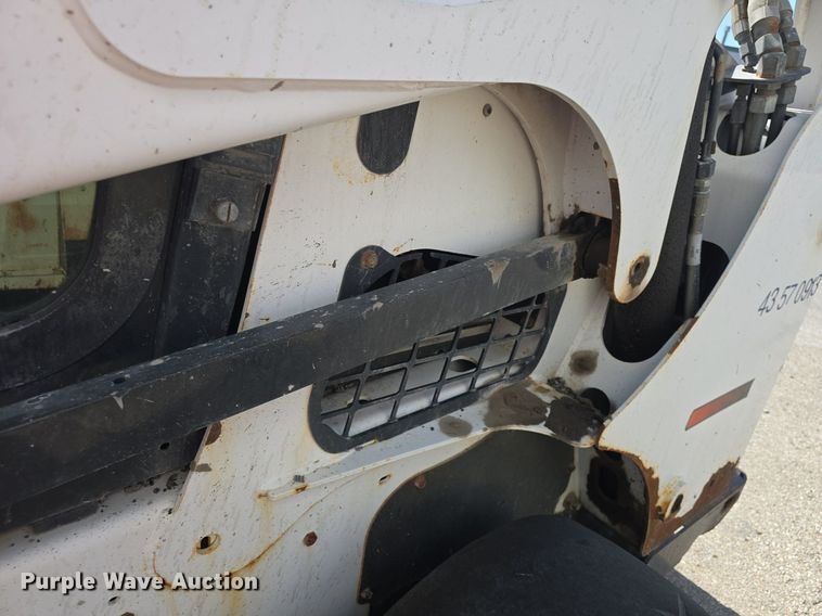 image for item DQ5172 2013 Bobcat  S750 skid steer loader