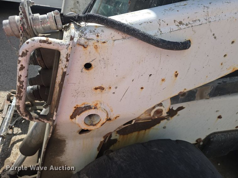 image for item DQ5172 2013 Bobcat  S750 skid steer loader