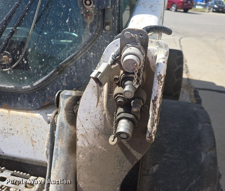 image for item DQ5172 2013 Bobcat  S750 skid steer loader