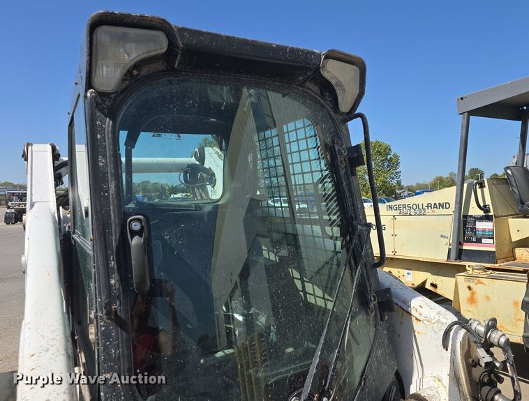 image for item DQ5172 2013 Bobcat  S750 skid steer loader