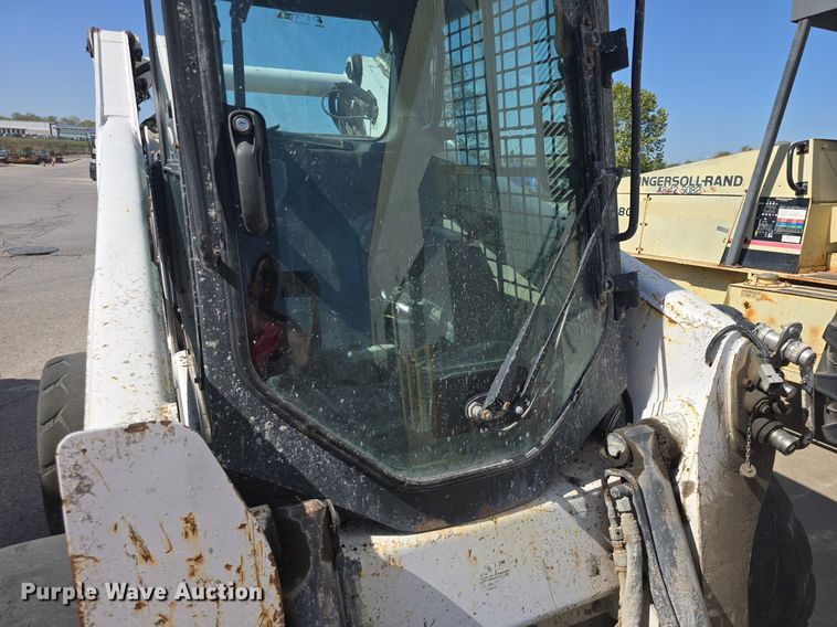 image for item DQ5172 2013 Bobcat  S750 skid steer loader