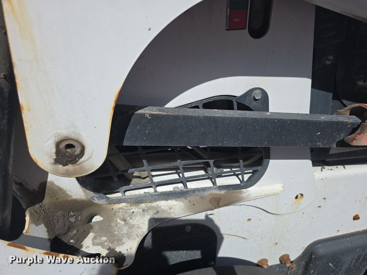 image for item DQ5172 2013 Bobcat  S750 skid steer loader