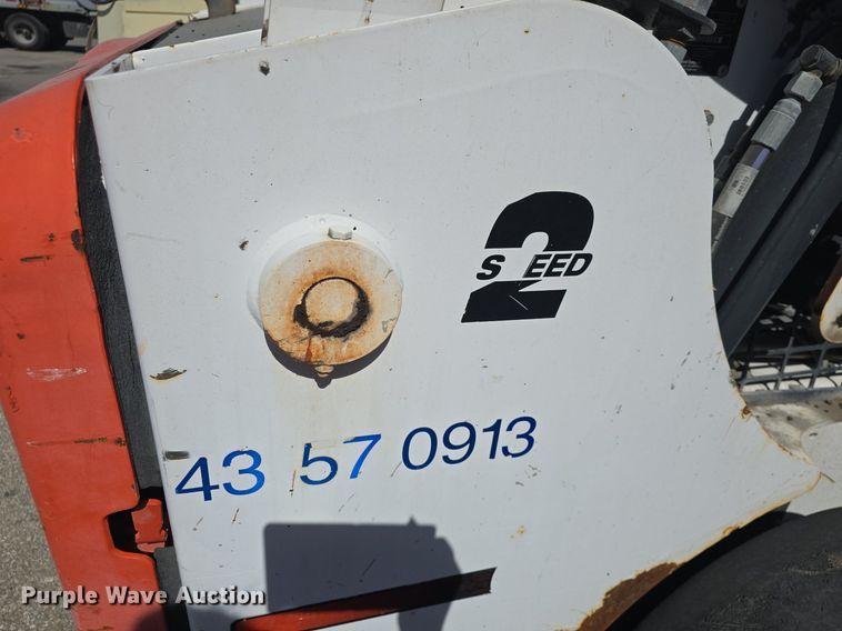 image for item DQ5172 2013 Bobcat  S750 skid steer loader