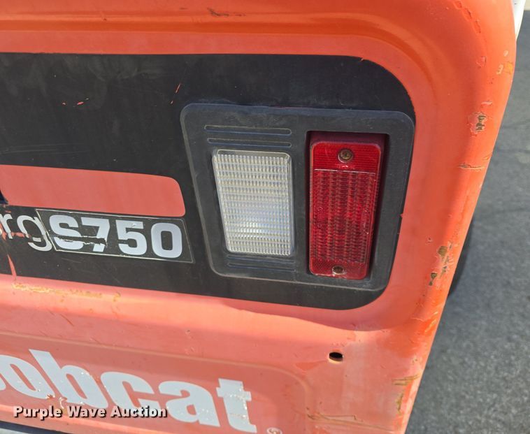 image for item DQ5172 2013 Bobcat  S750 skid steer loader