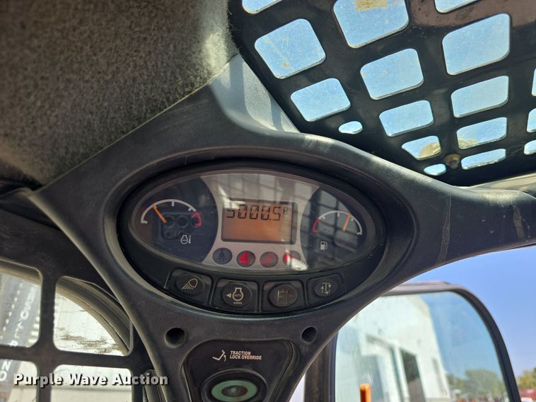 image for item DQ5172 2013 Bobcat  S750 skid steer loader