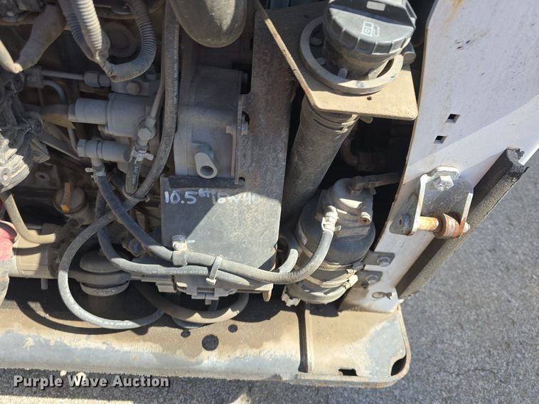 image for item DQ5172 2013 Bobcat  S750 skid steer loader