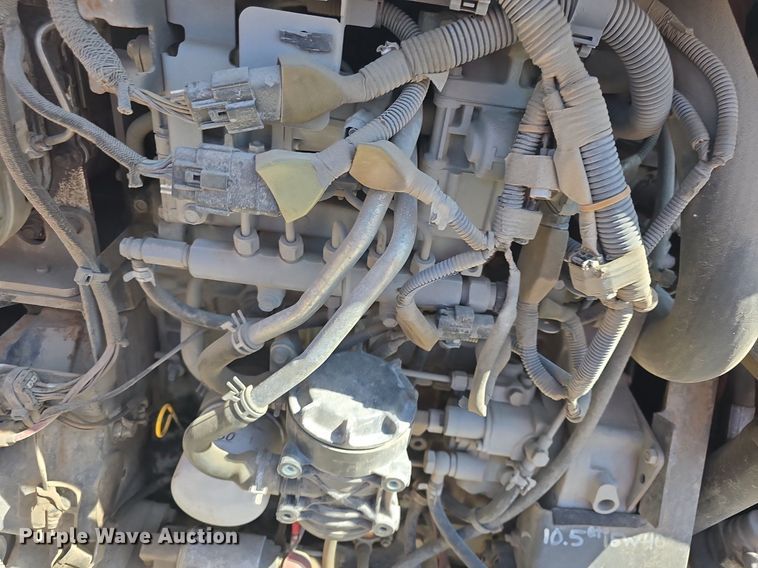 image for item DQ5172 2013 Bobcat  S750 skid steer loader