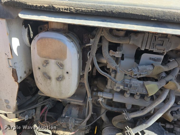 image for item DQ5172 2013 Bobcat  S750 skid steer loader