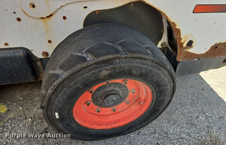 image for item DQ5172 2013 Bobcat  S750 skid steer loader