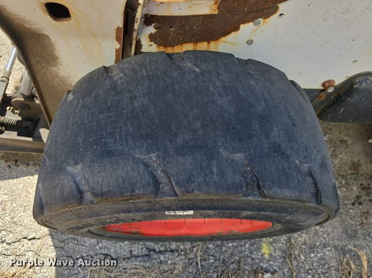 image for item DQ5172 2013 Bobcat  S750 skid steer loader