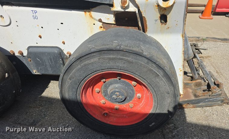 image for item DQ5172 2013 Bobcat  S750 skid steer loader