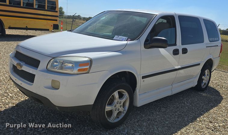 image for item DQ5175 2007 Chevrolet Uplands LS AmeriVan handicap accessible van