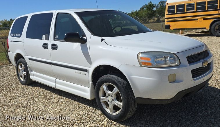 image for item DQ5175 2007 Chevrolet Uplands LS AmeriVan handicap accessible van