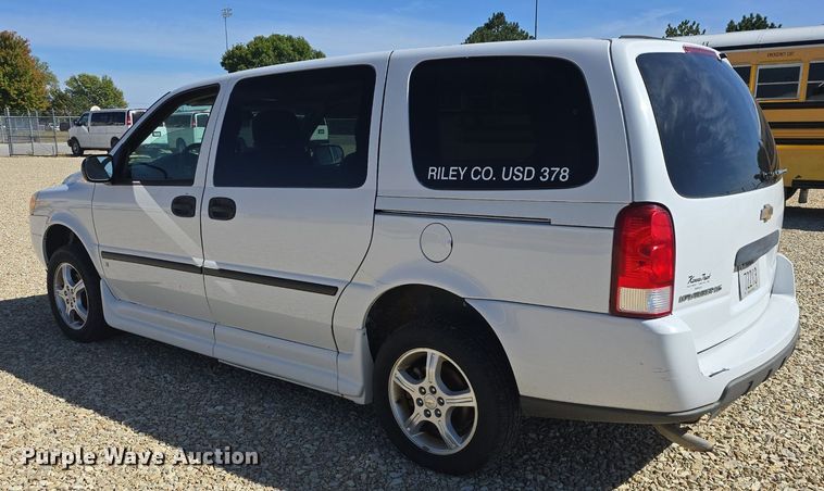 image for item DQ5175 2007 Chevrolet Uplands LS AmeriVan handicap accessible van