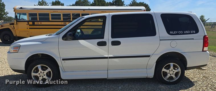 image for item DQ5175 2007 Chevrolet Uplands LS AmeriVan handicap accessible van