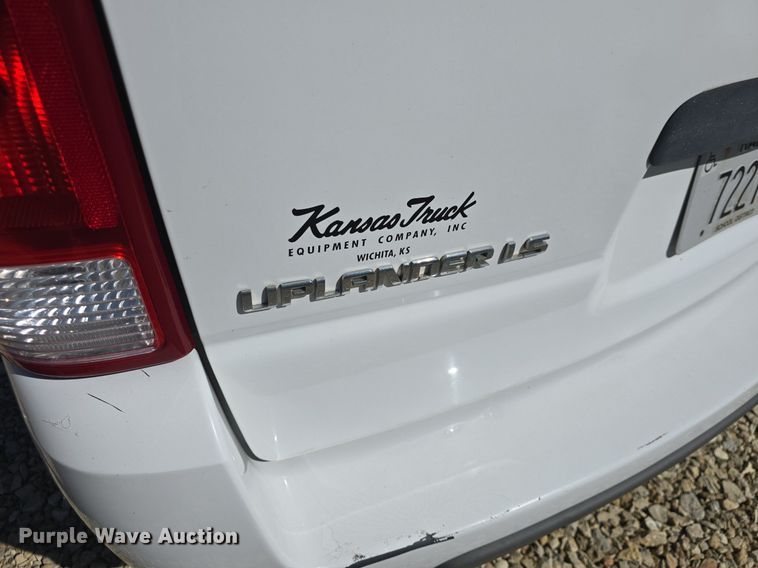 image for item DQ5175 2007 Chevrolet Uplands LS AmeriVan handicap accessible van