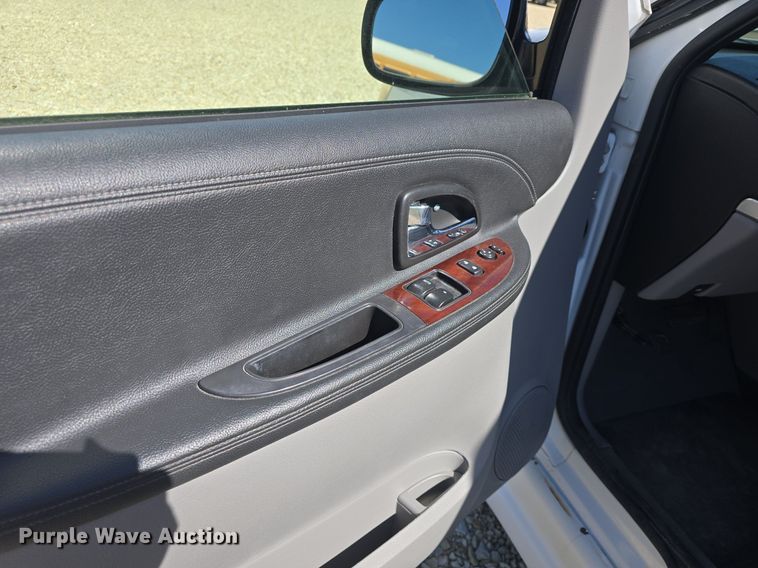image for item DQ5175 2007 Chevrolet Uplands LS AmeriVan handicap accessible van