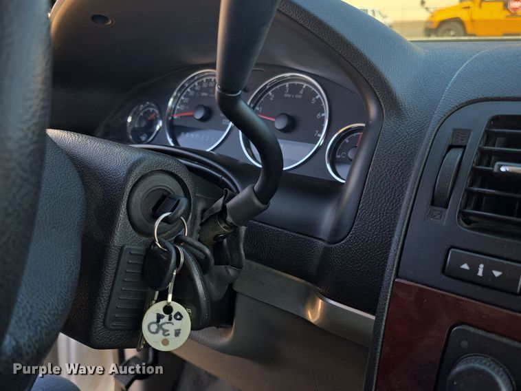 image for item DQ5175 2007 Chevrolet Uplands LS AmeriVan handicap accessible van