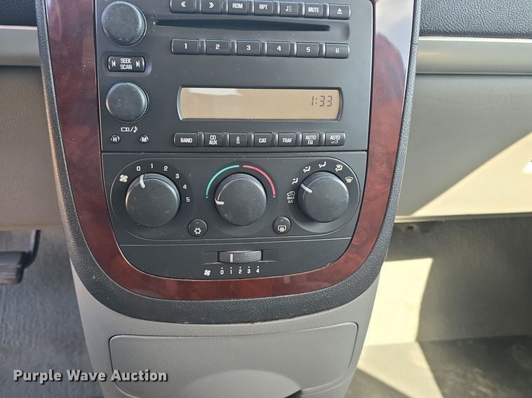 image for item DQ5175 2007 Chevrolet Uplands LS AmeriVan handicap accessible van