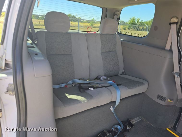 image for item DQ5175 2007 Chevrolet Uplands LS AmeriVan handicap accessible van