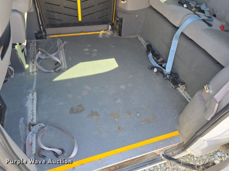 image for item DQ5175 2007 Chevrolet Uplands LS AmeriVan handicap accessible van