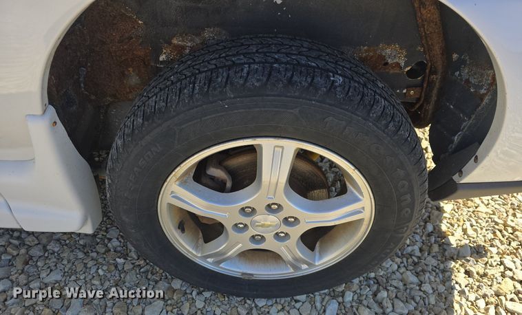 image for item DQ5175 2007 Chevrolet Uplands LS AmeriVan handicap accessible van