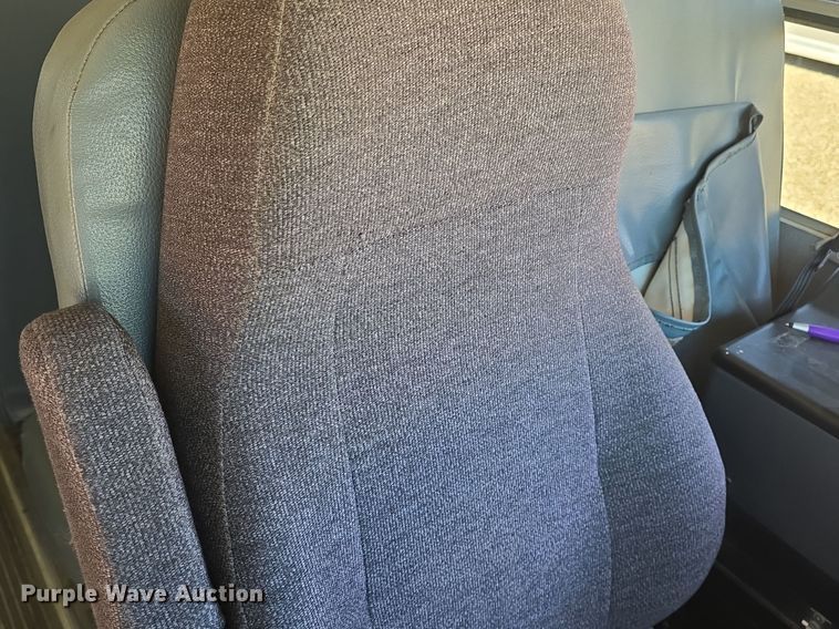 image for item DQ5176 2011 Bluebird Vision school bus