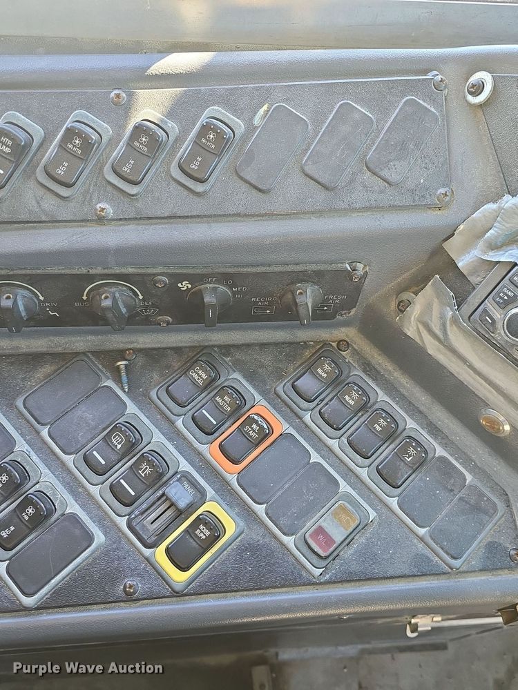 image for item DQ5176 2011 Bluebird Vision school bus