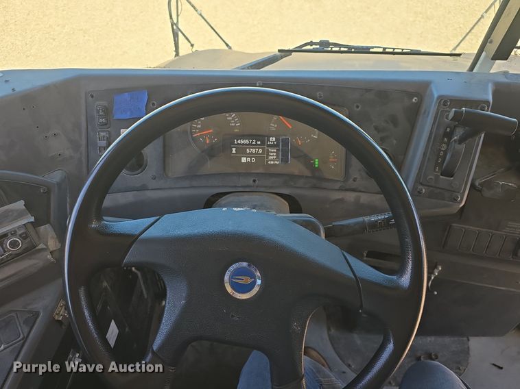 image for item DQ5176 2011 Bluebird Vision school bus