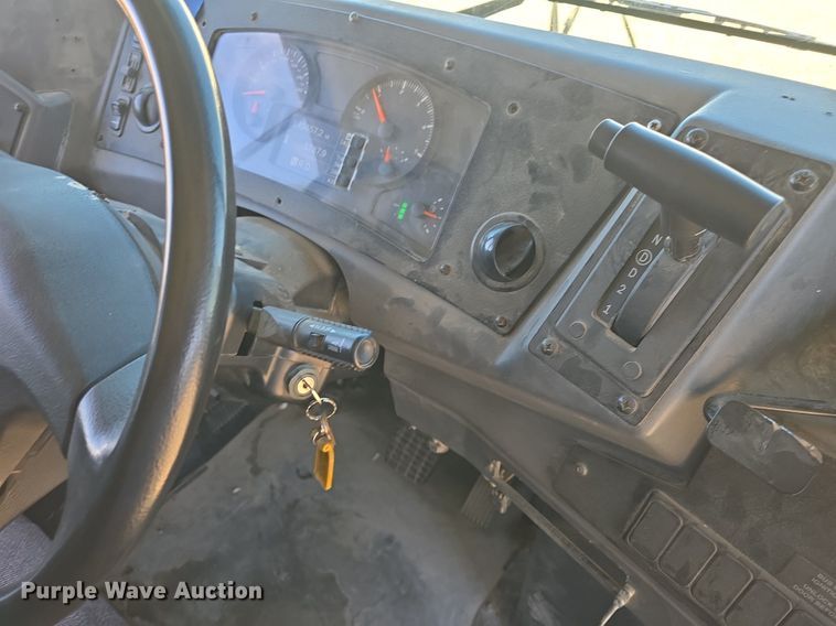 image for item DQ5176 2011 Bluebird Vision school bus