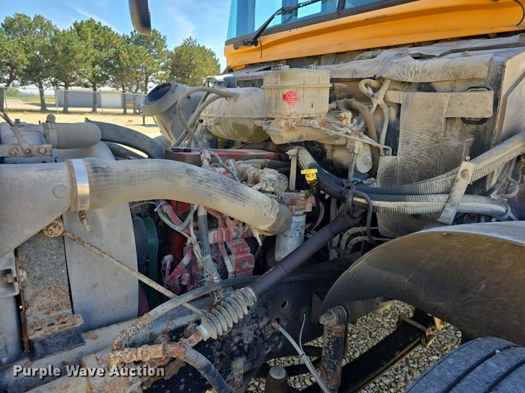 image for item DQ5176 2011 Bluebird Vision school bus