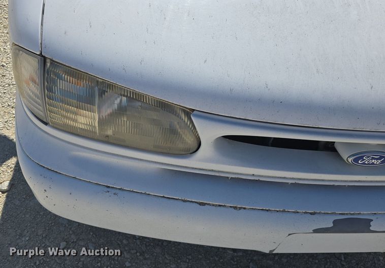 image for item DQ5180 1997 Ford Windstar GL van