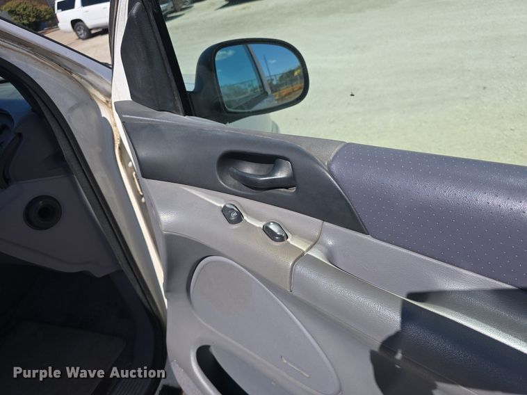 image for item DQ5180 1997 Ford Windstar GL van