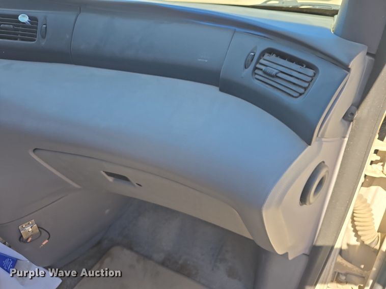 image for item DQ5180 1997 Ford Windstar GL van