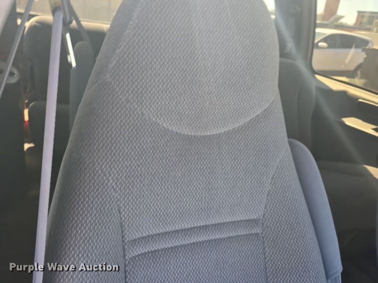 image for item DQ5180 1997 Ford Windstar GL van