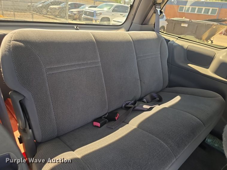 image for item DQ5180 1997 Ford Windstar GL van