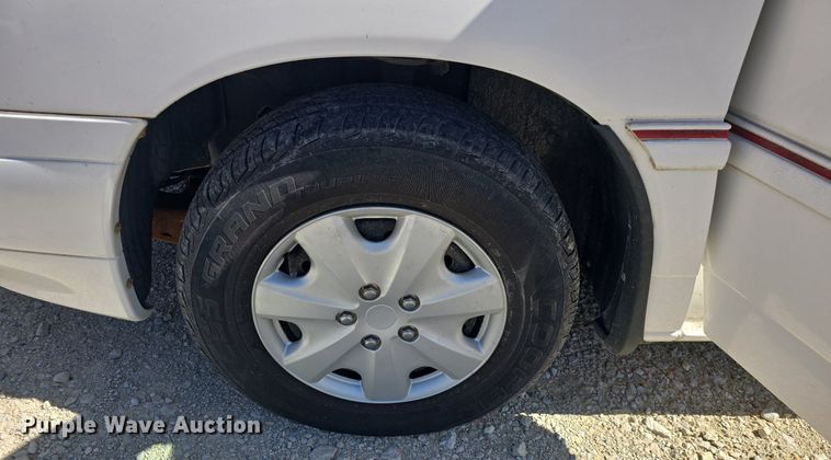 image for item DQ5180 1997 Ford Windstar GL van