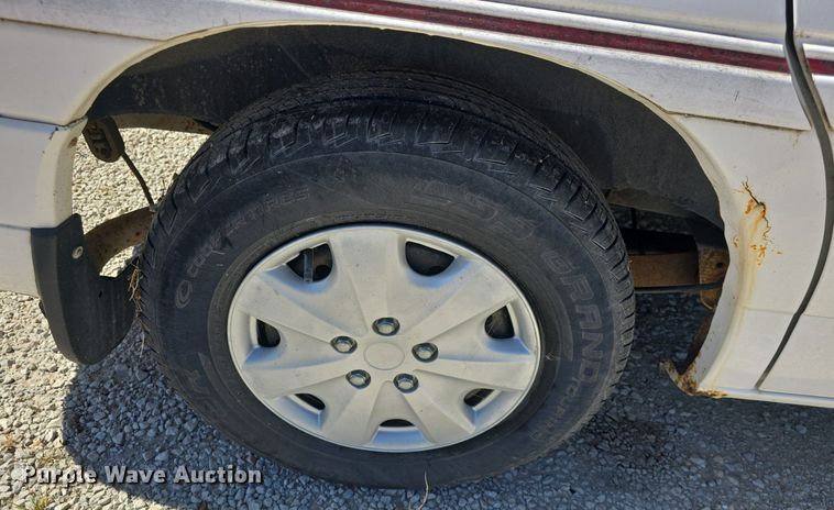 image for item DQ5180 1997 Ford Windstar GL van