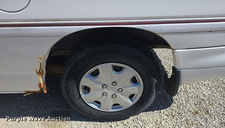 image for item DQ5180 1997 Ford Windstar GL van