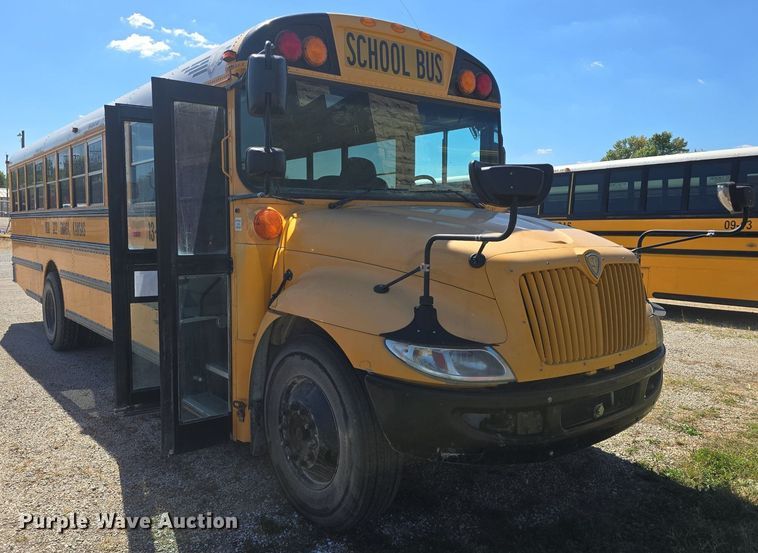 image for item DQ5181 2013 IC PB10500 school bus