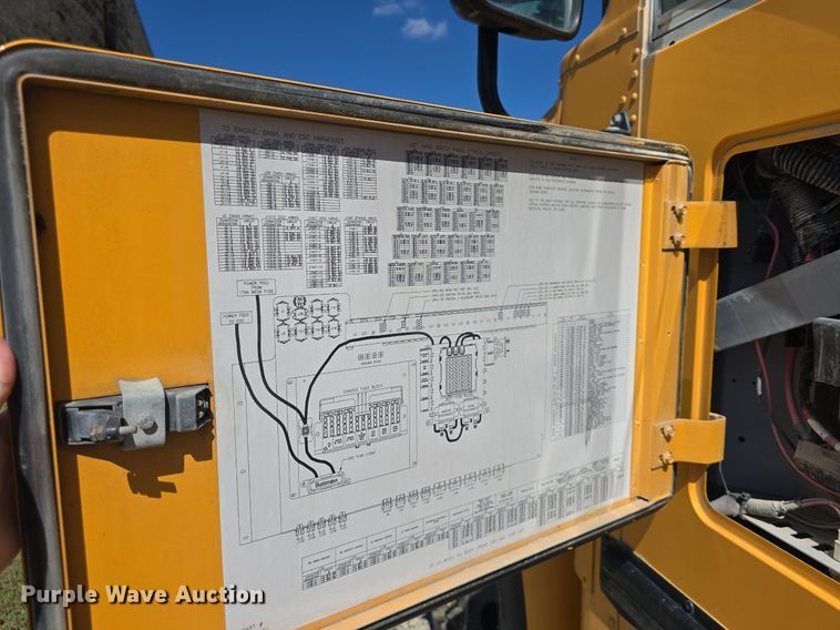 image for item DQ5181 2013 IC PB10500 school bus