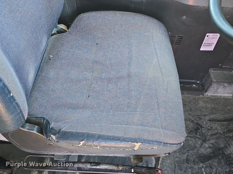 image for item DQ5181 2013 IC PB10500 school bus