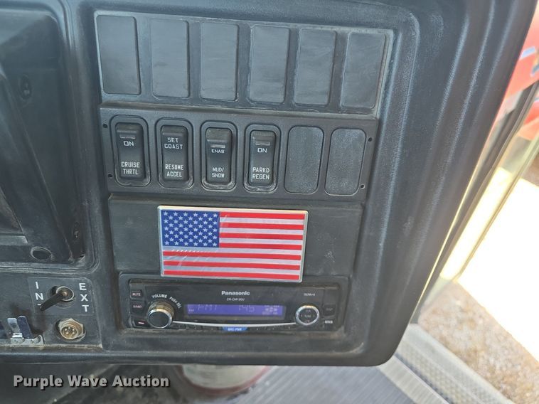 image for item DQ5181 2013 IC PB10500 school bus