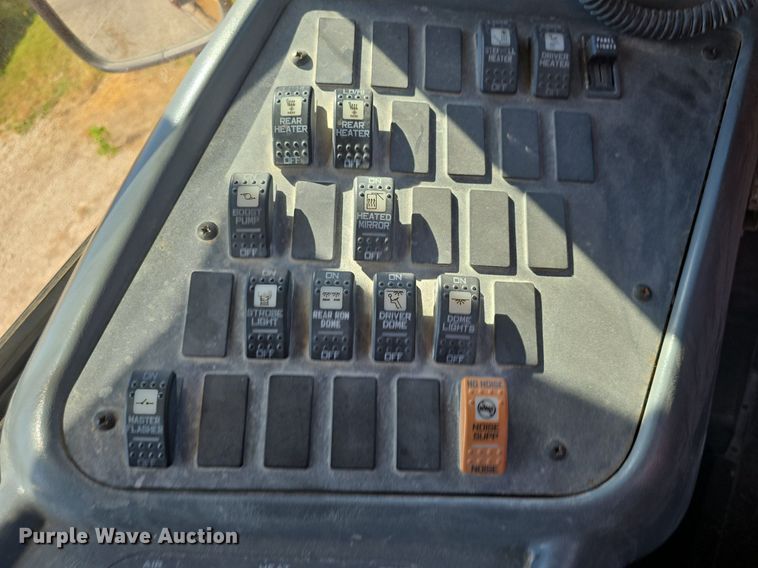 image for item DQ5181 2013 IC PB10500 school bus