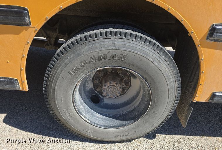 image for item DQ5181 2013 IC PB10500 school bus