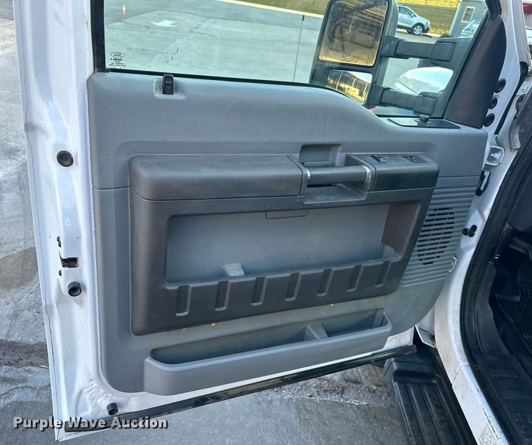 image for item DR2637 2013 Ford F550 Super Duty dump truck