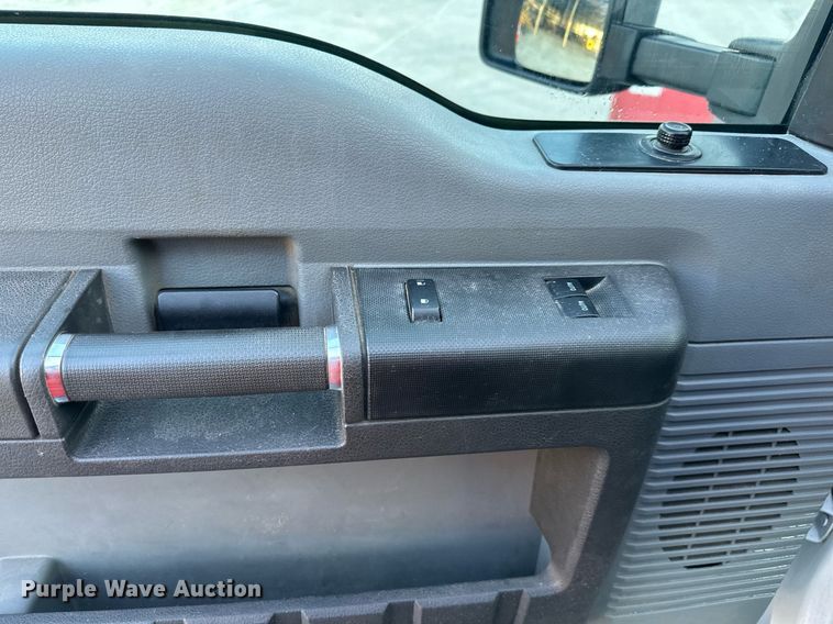 image for item DR2637 2013 Ford F550 Super Duty dump truck